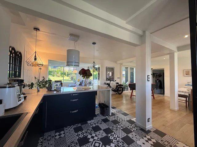 ELEGANT RENOVATED HOUSE, 10 MINUTES WALKING FROM THE BEACH 3