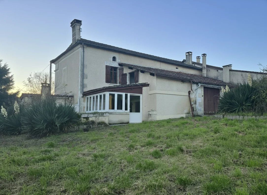 Maison 7 pièces 177 m² · à Lusignac · 177 m² · 95 850 €