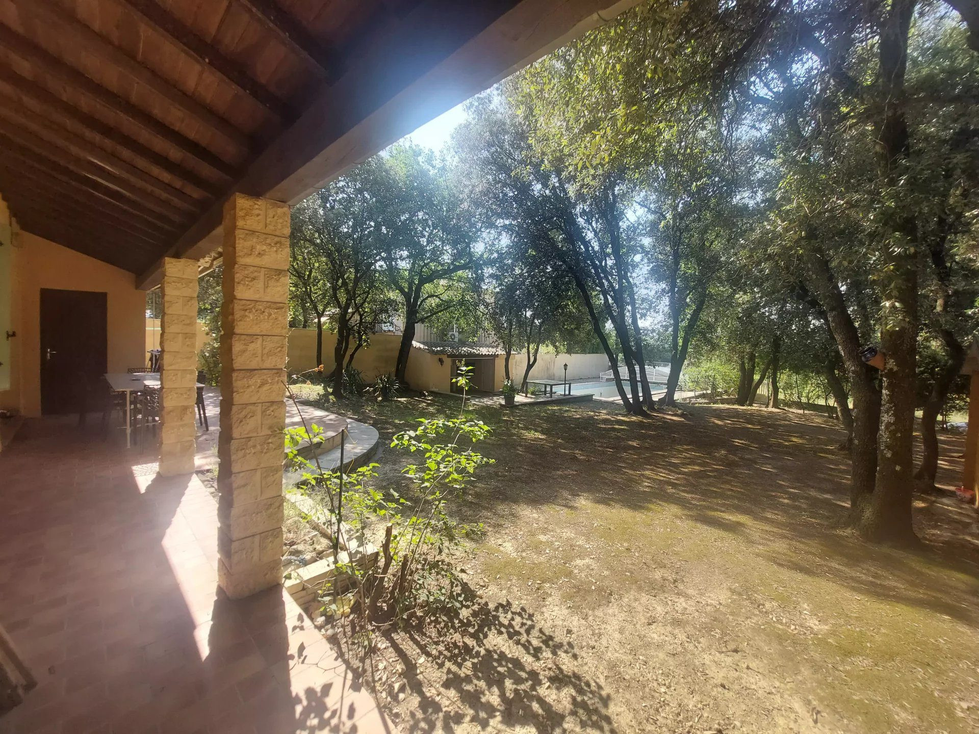 House in a peaceful and natural setting 2