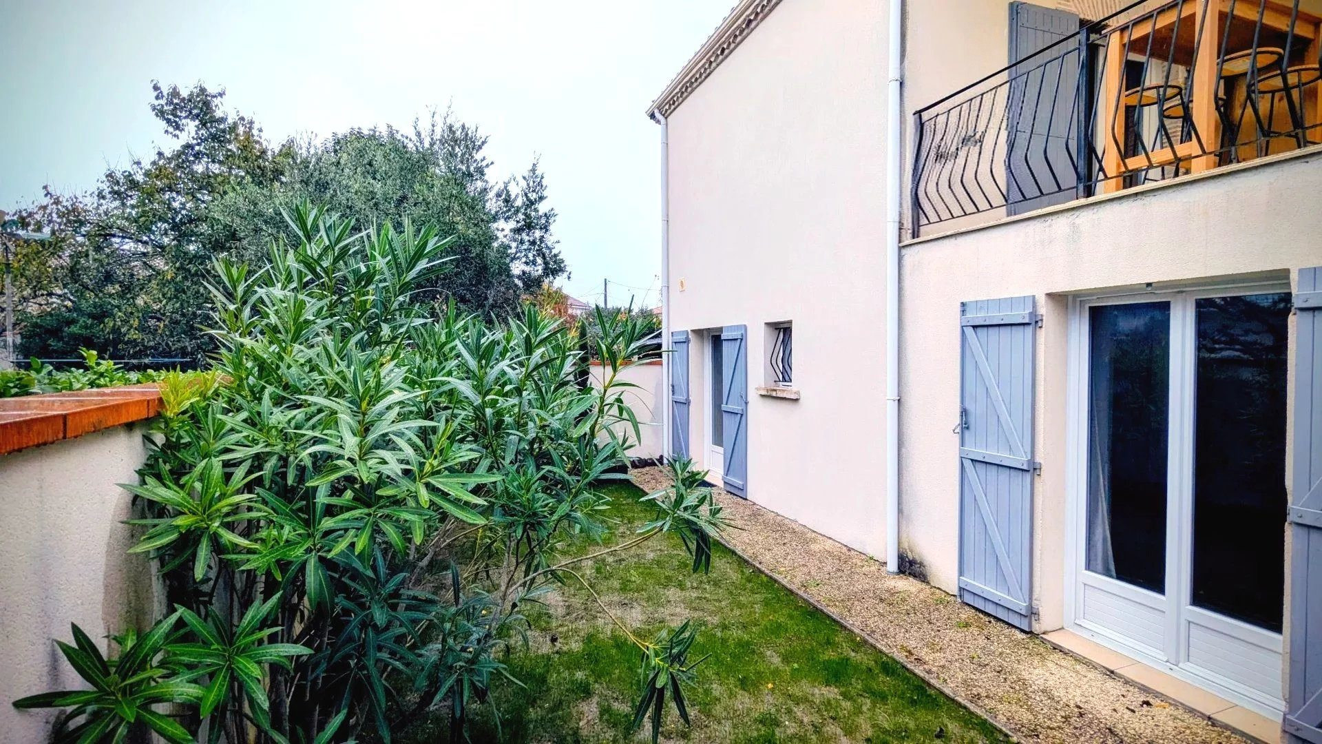 Maison entièrement rénovée 4 chambres avec terrasse vue sur jardin – Aiguillon (47190)