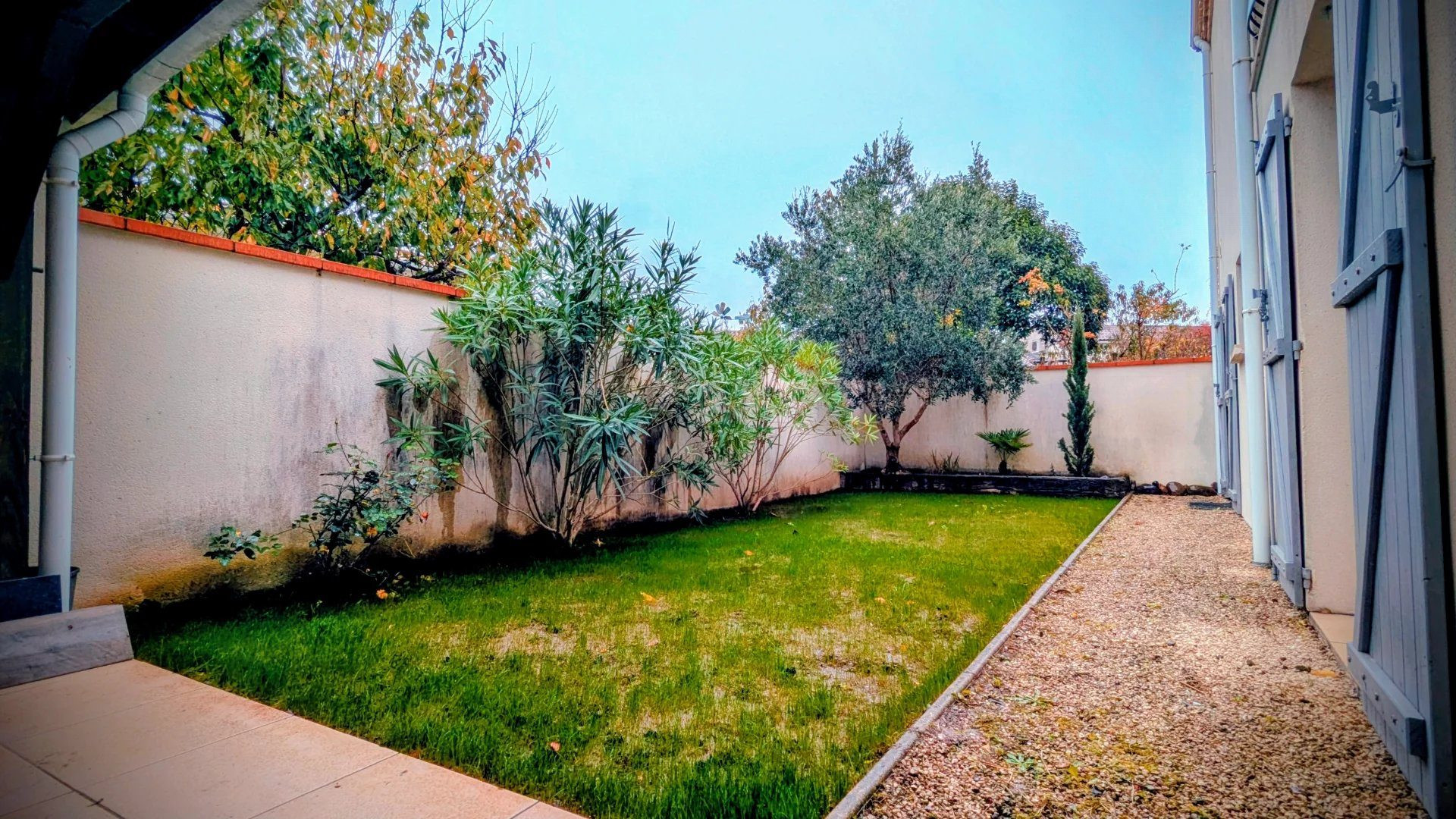 Maison entièrement rénovée 4 chambres avec terrasse vue sur jardin – Aiguillon (47190)