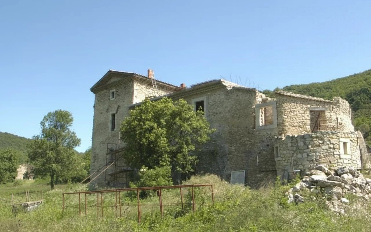 Maison forte et grand domaine