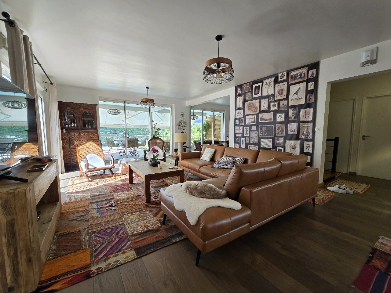 Rare sur Boucan Canot! Villa 10 pieces Vue mer imprenable de 360 m² – À 5 minutes à pied de la plage de Boucan Canot. Calme absolu.