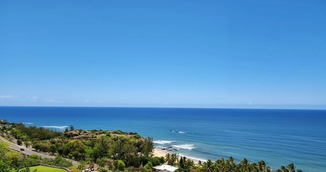 Rare sur Boucan Canot! Villa 10 pieces Vue mer imprenable de 360 m² – À 5 minutes à pied de la plage de Boucan Canot. Calme absolu.