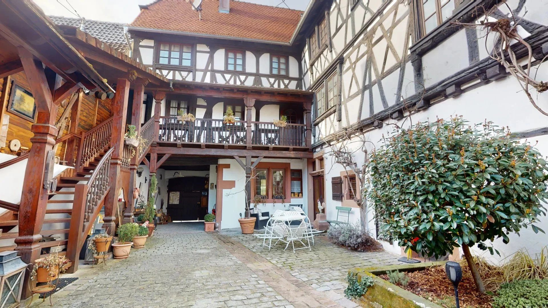 EXCEPTIONAL REAL ESTATE COMPLEX IN THE HEART OF WISSEMBOURG 3