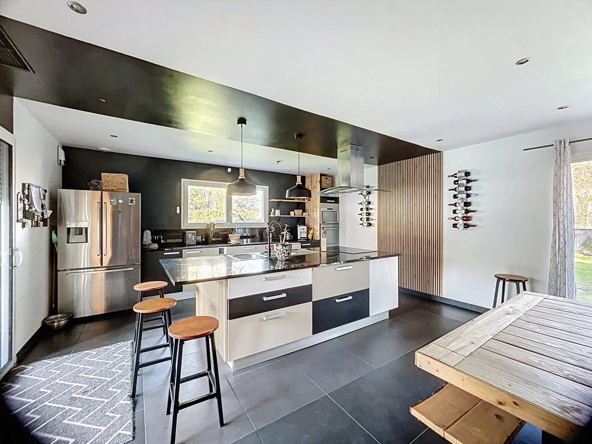 Single-story house with 4 bedrooms - garden - swimming pool 3