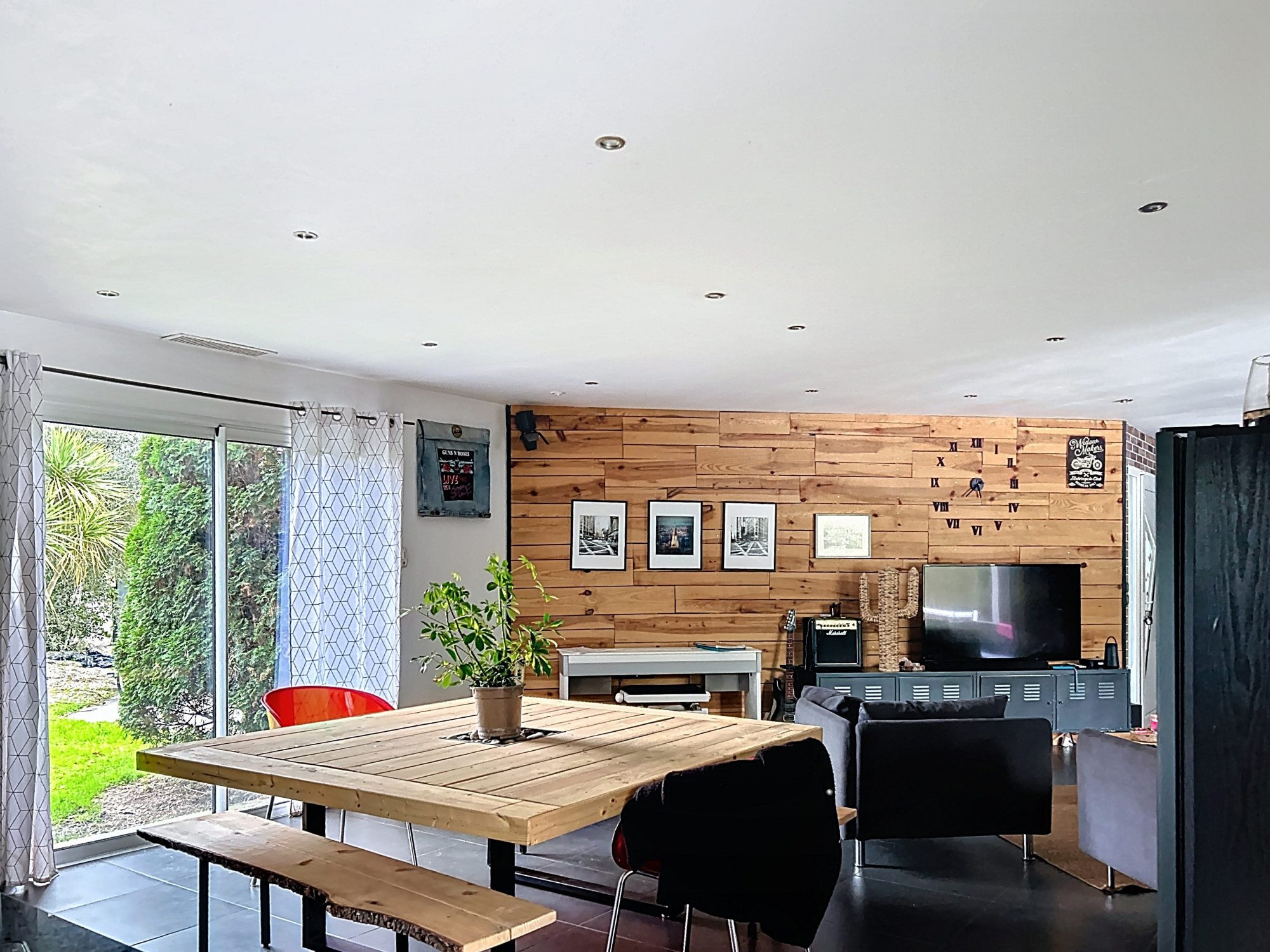 Single-story house with 4 bedrooms - garden - swimming pool 4