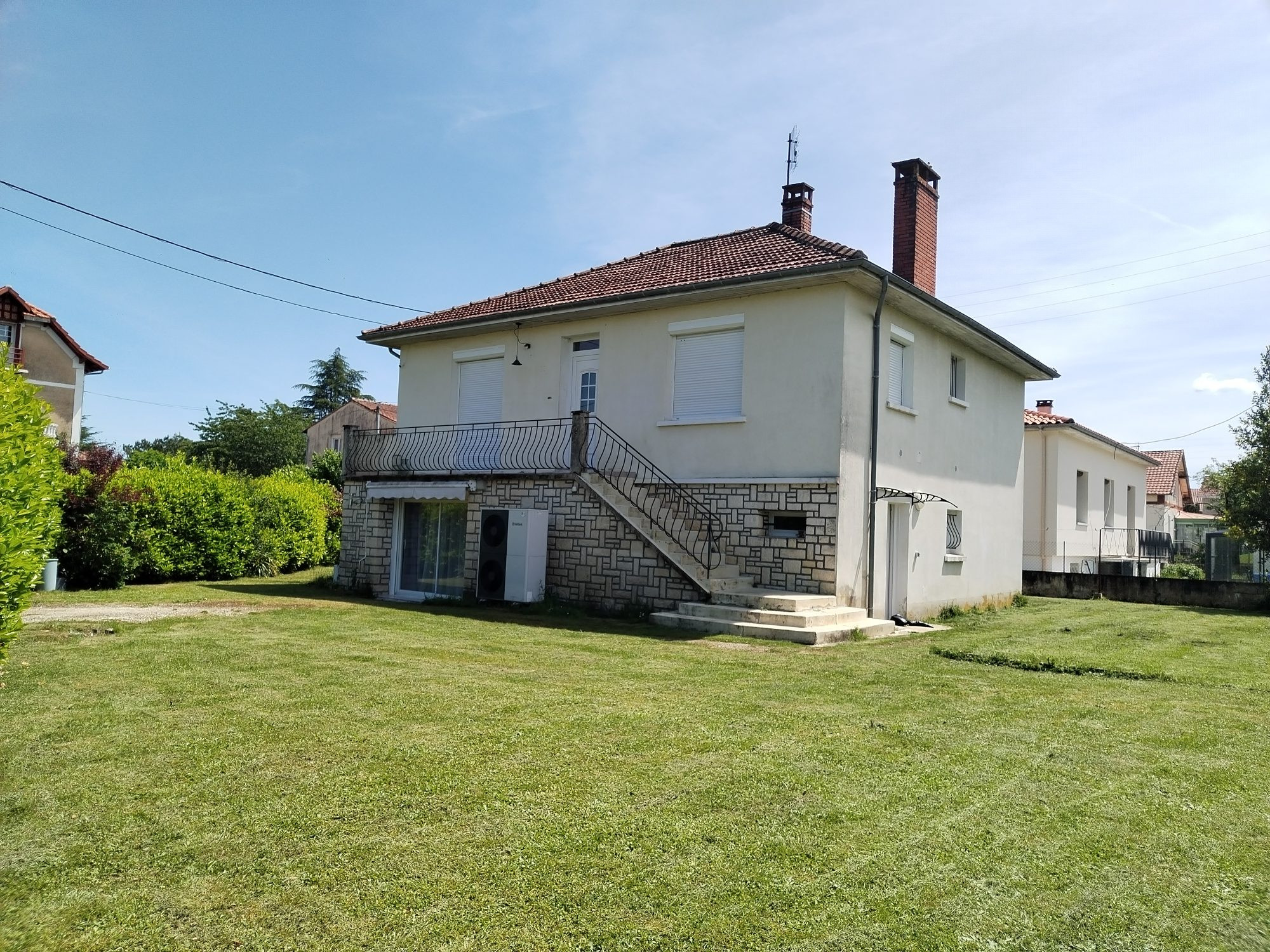 Maison de 144 m² composée de 2 logements de 72 m² chacun
