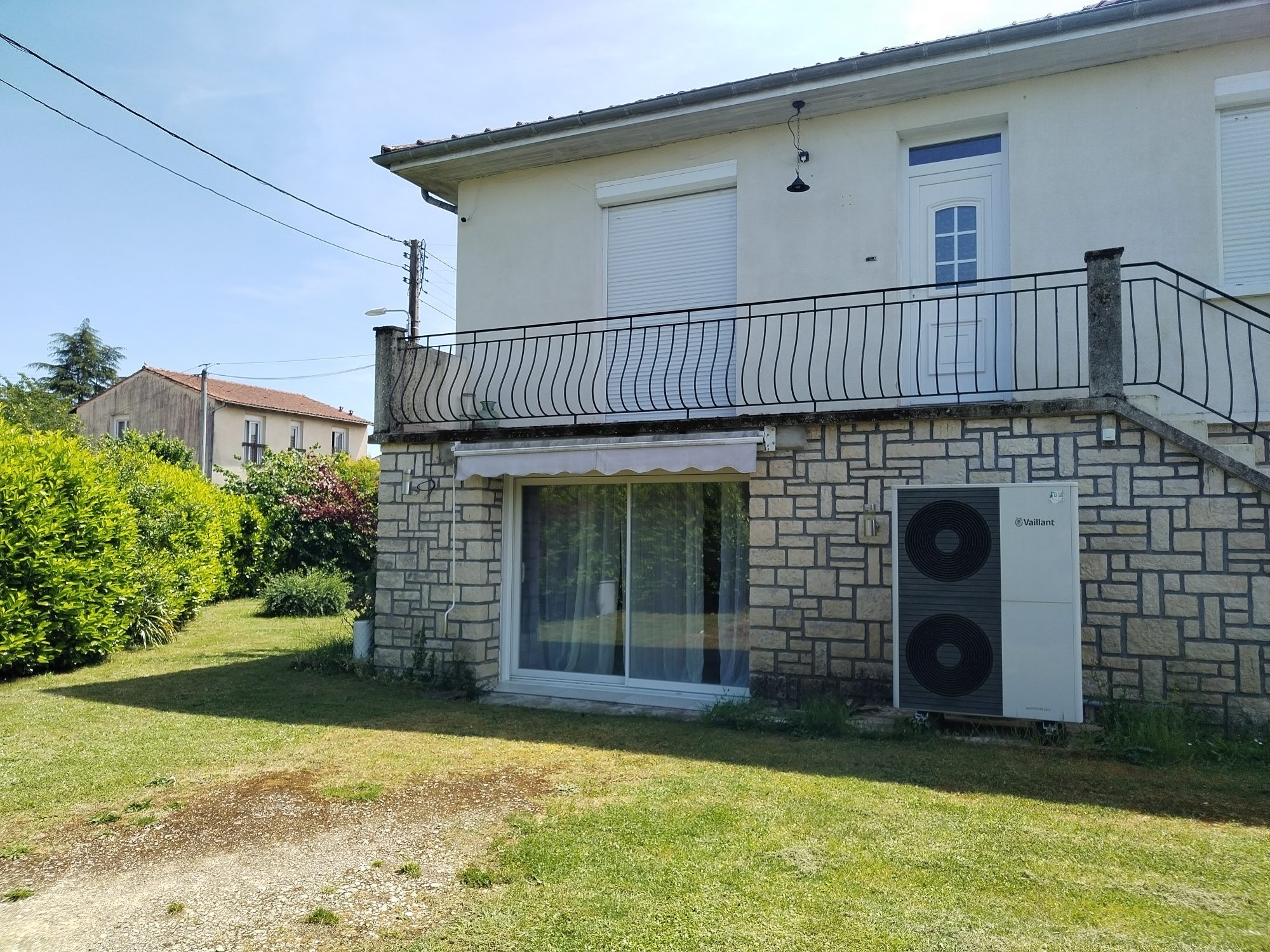 Maison de 144 m² composée de 2 logements de 72 m² chacun