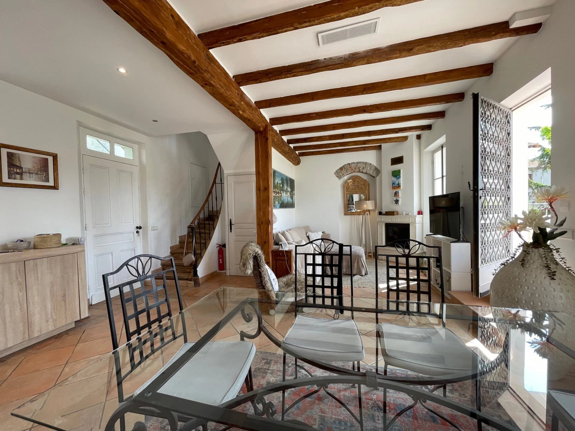Period townhouse with swimming pool in Golfe Juan, steps from the beach 5