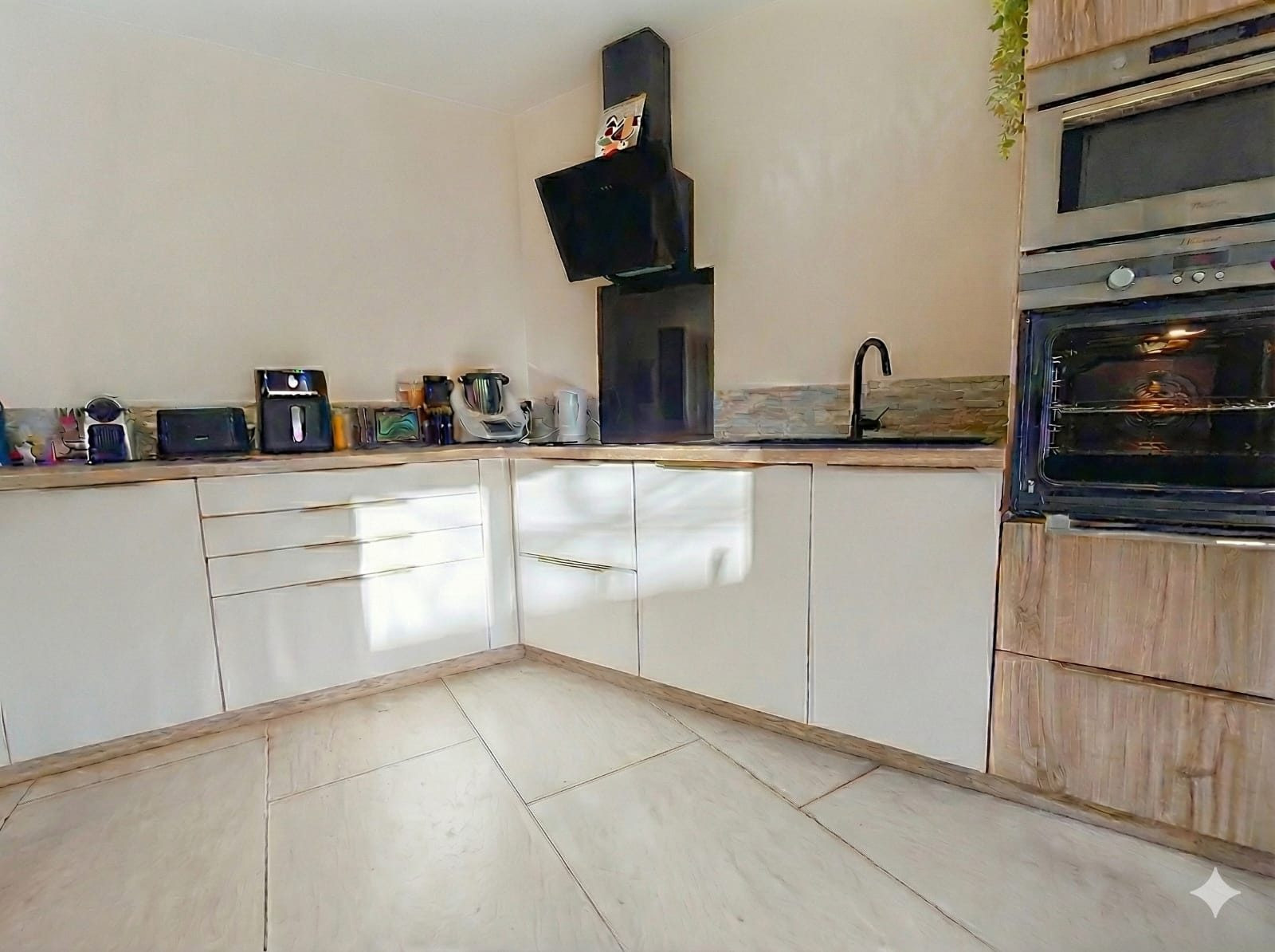 FAMILY HOME 4/5 BEDROOMS 3