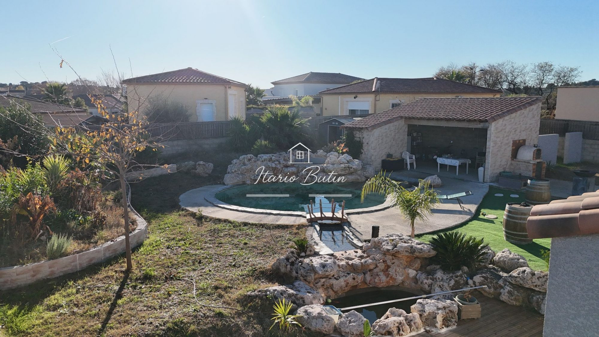 8-Room Villa on 1000m² of Land 3
