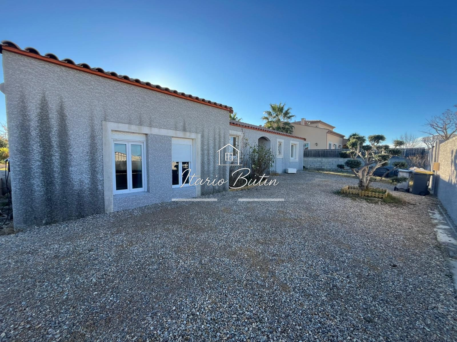 Villa type 8 sur 1000m² de terrain
