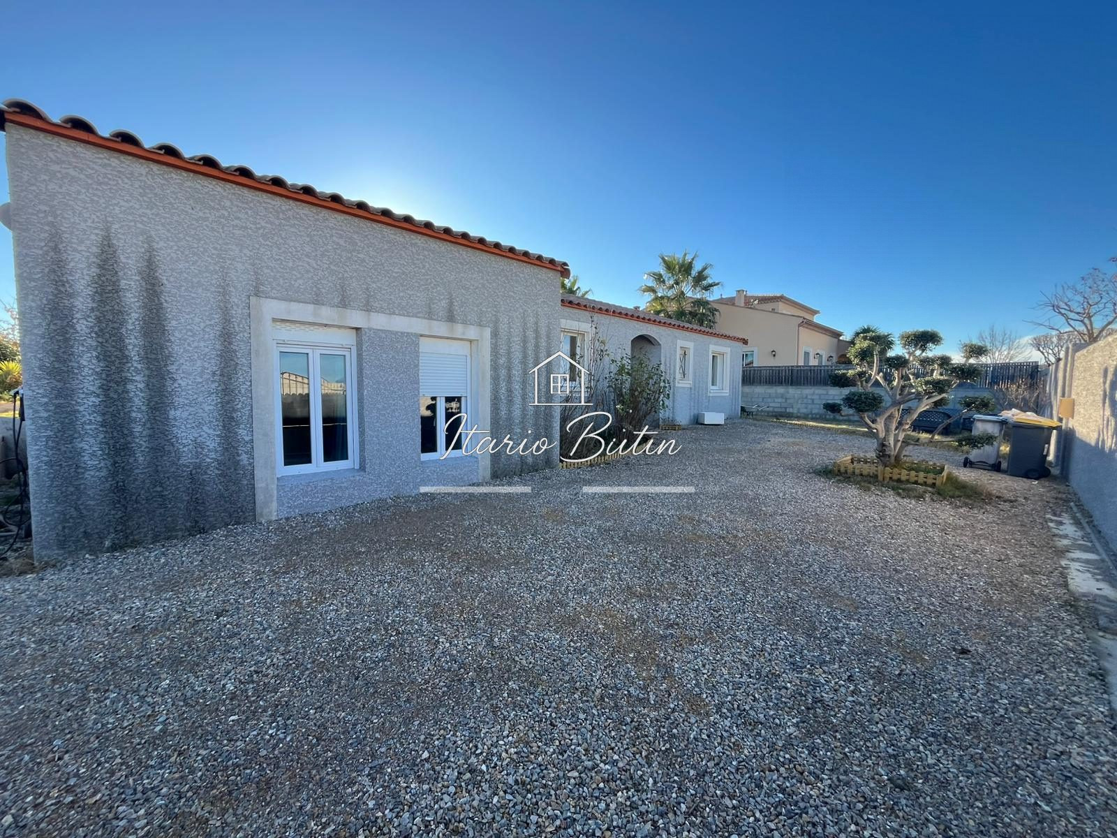 8-Room Villa on 1000m² of Land 5