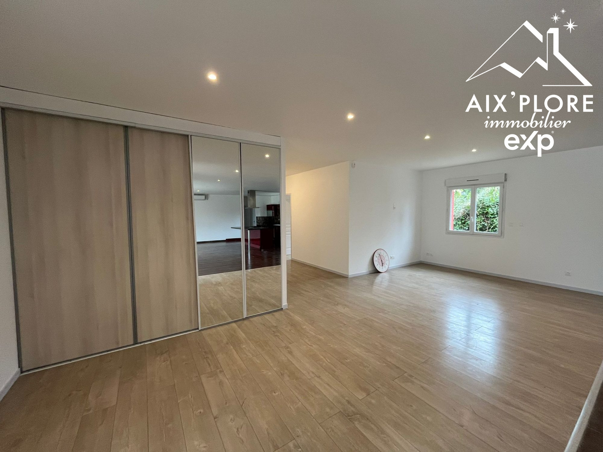 Grande maison familiale avec dépendances – Parcelle de 1 877 m² clôturée
