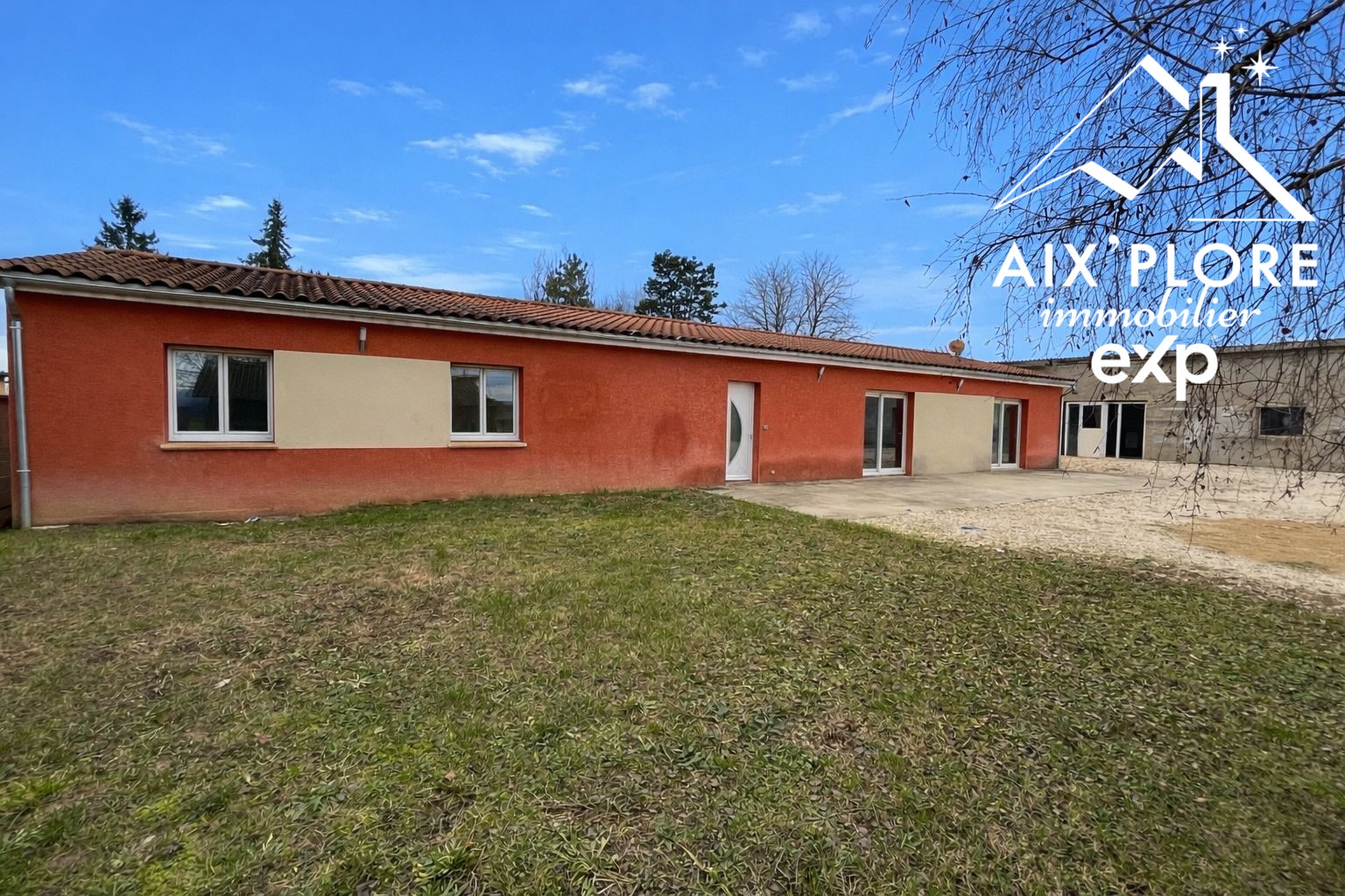 Grande maison familiale avec dépendances – Parcelle de 1 877 m² clôturée