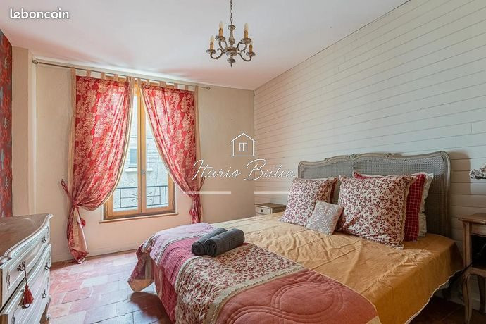 Maison à vendre à Corneilhan, 238 m²
