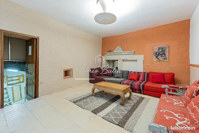 Maison à vendre à Corneilhan, 238 m²