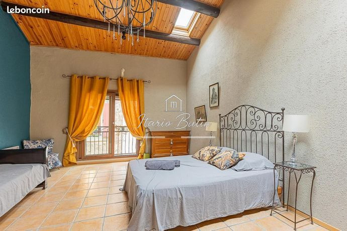 Maison à vendre à Corneilhan, 238 m²