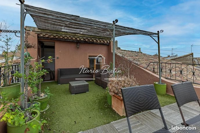 Maison à vendre à Corneilhan, 238 m²