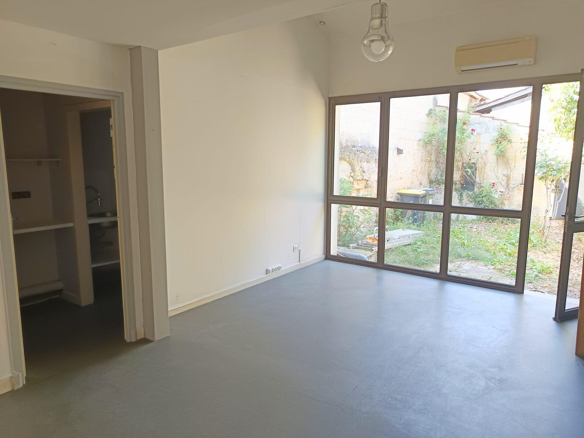 Semi-detached house in an attractive village 3