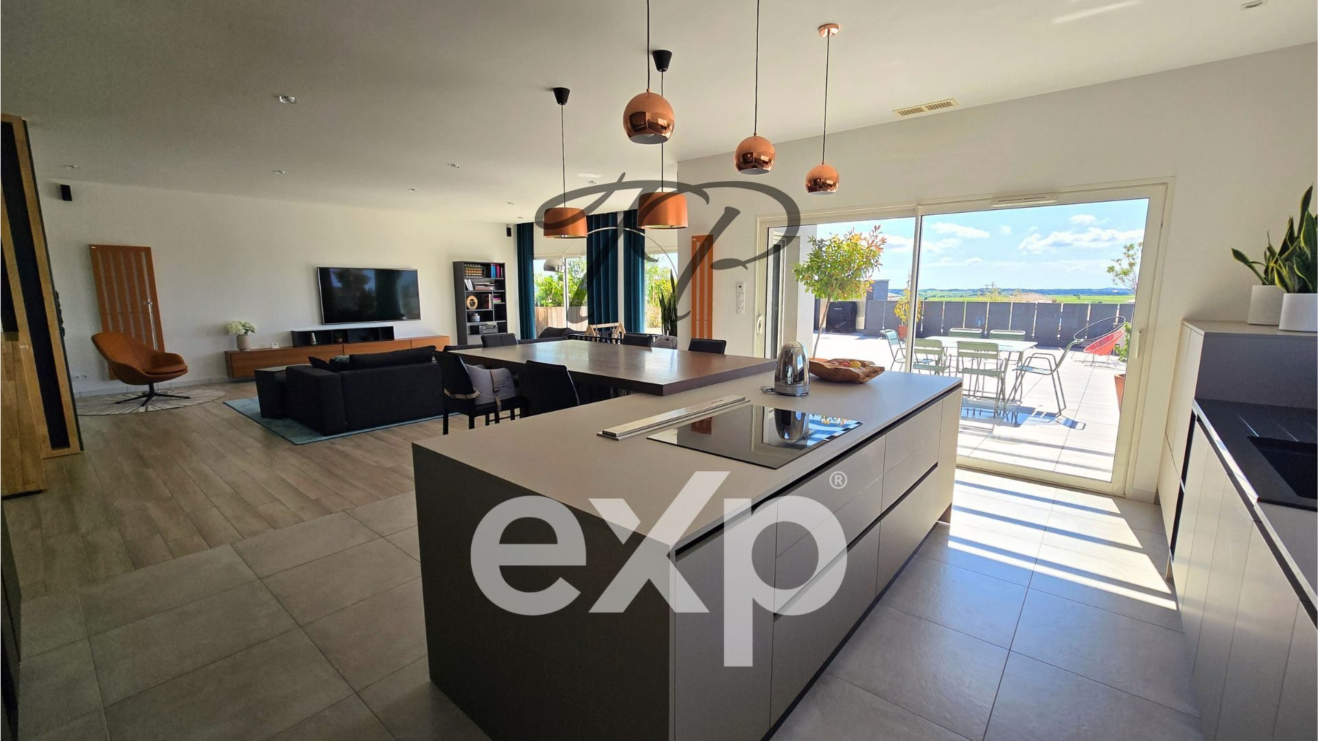VILLA OF 268M² ON 1025M² OF GARDEN AND INDOOR SWIMMING POOL 5