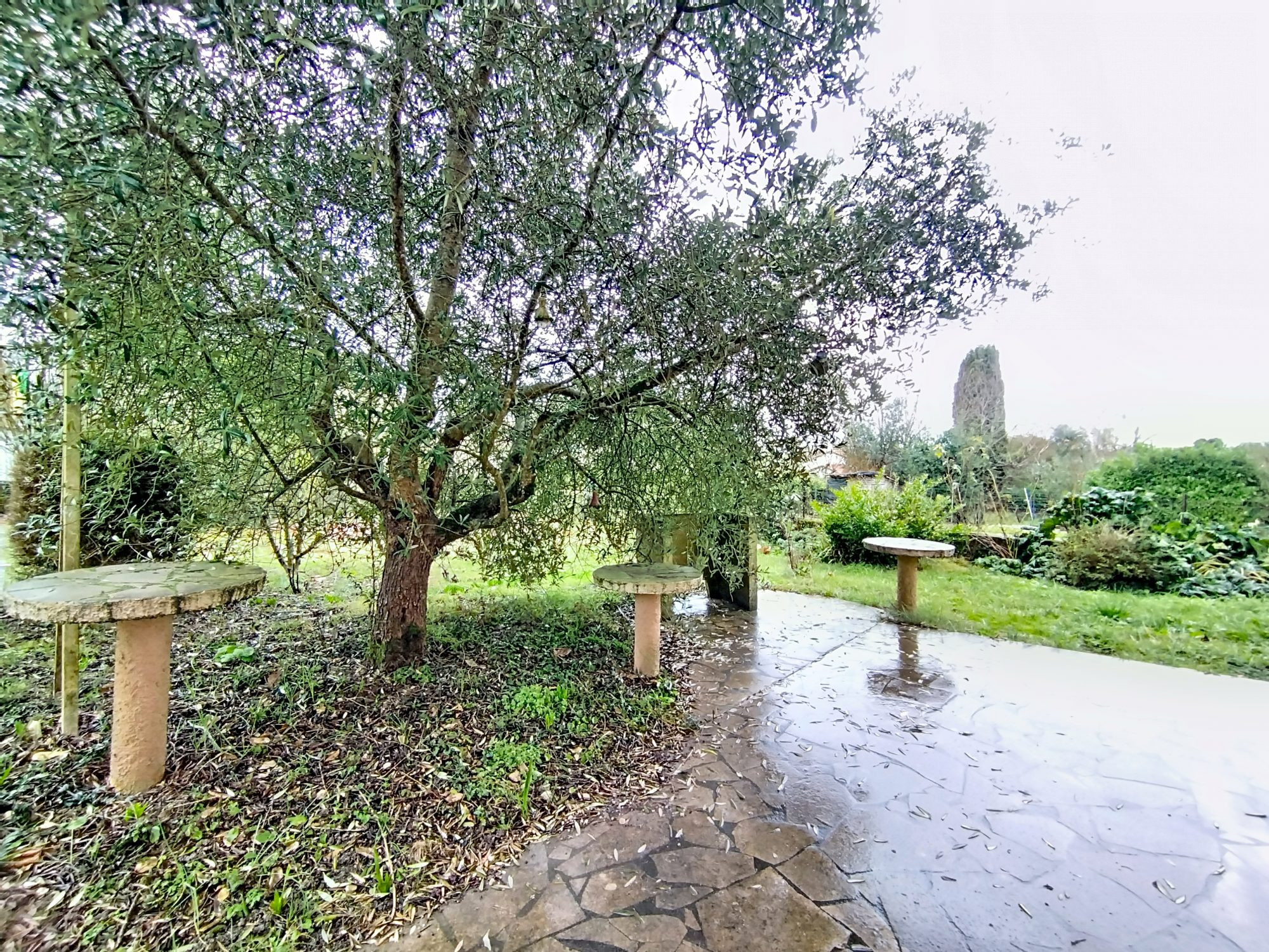 Maison de village avec jardin au calme, à rénover, Quercy Blanc