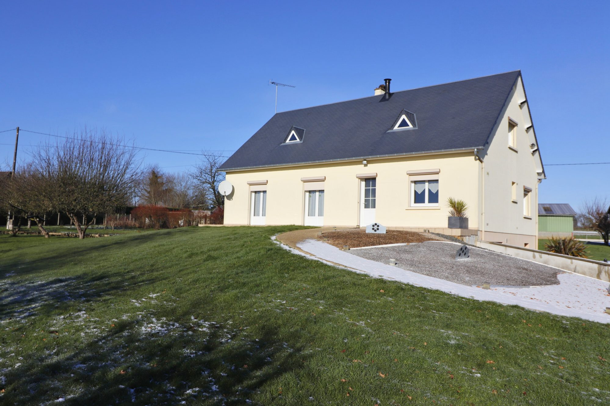 Residential Property with Market Garden on 18,910 m² 3