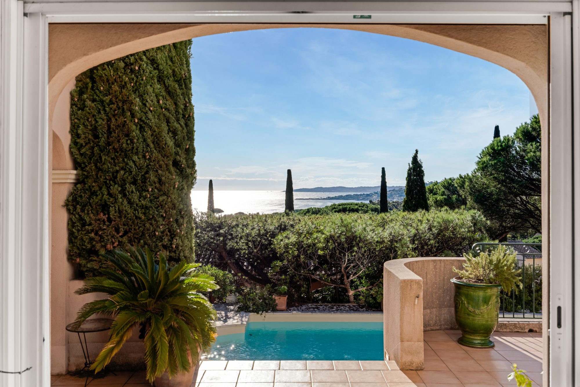 À vendre villa avec piscine et vue mer à Sainte Maxime Golfe de Saint Tropez