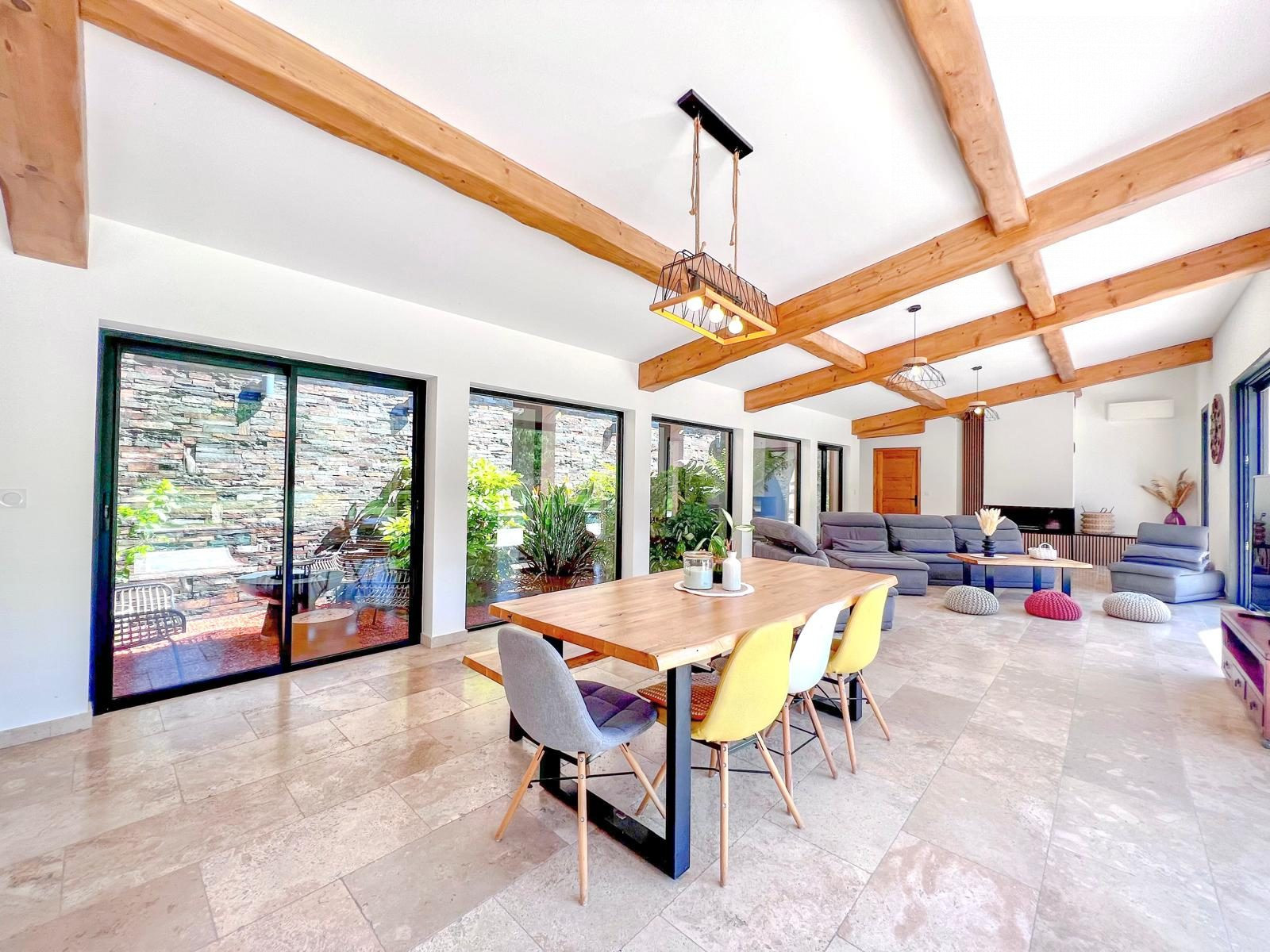 Maison 8 pièces 290 m² · à Bagnols-en-Forêt · 290 m² · 1 540 000 €