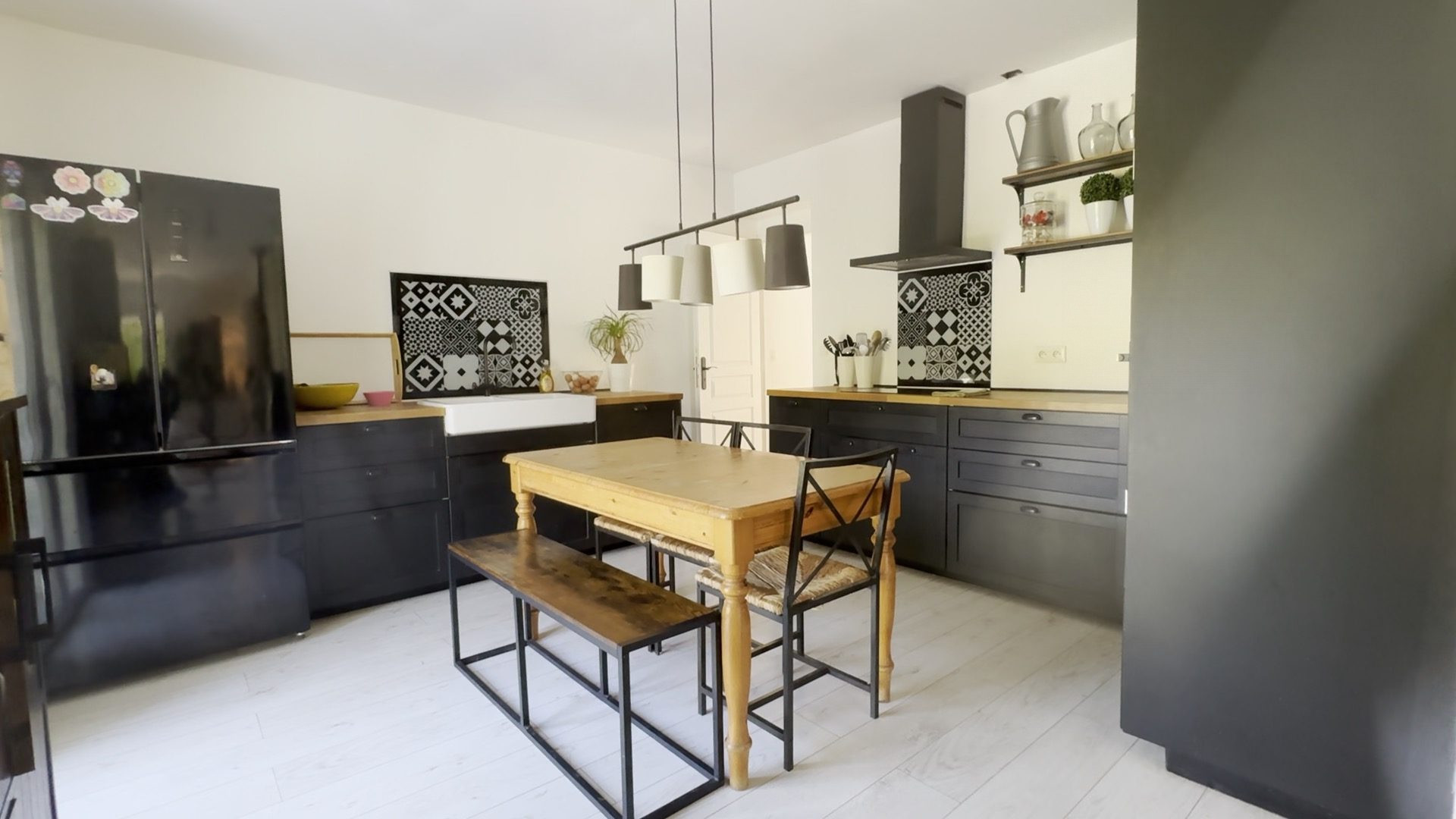 Between sea and mountains: house with swimming pool, large plot and exceptional panoramic view 4
