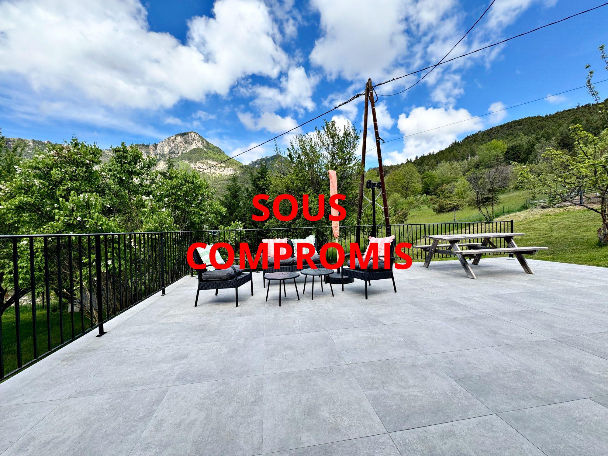 Between sea and mountains: house with swimming pool, large plot and exceptional panoramic view 2