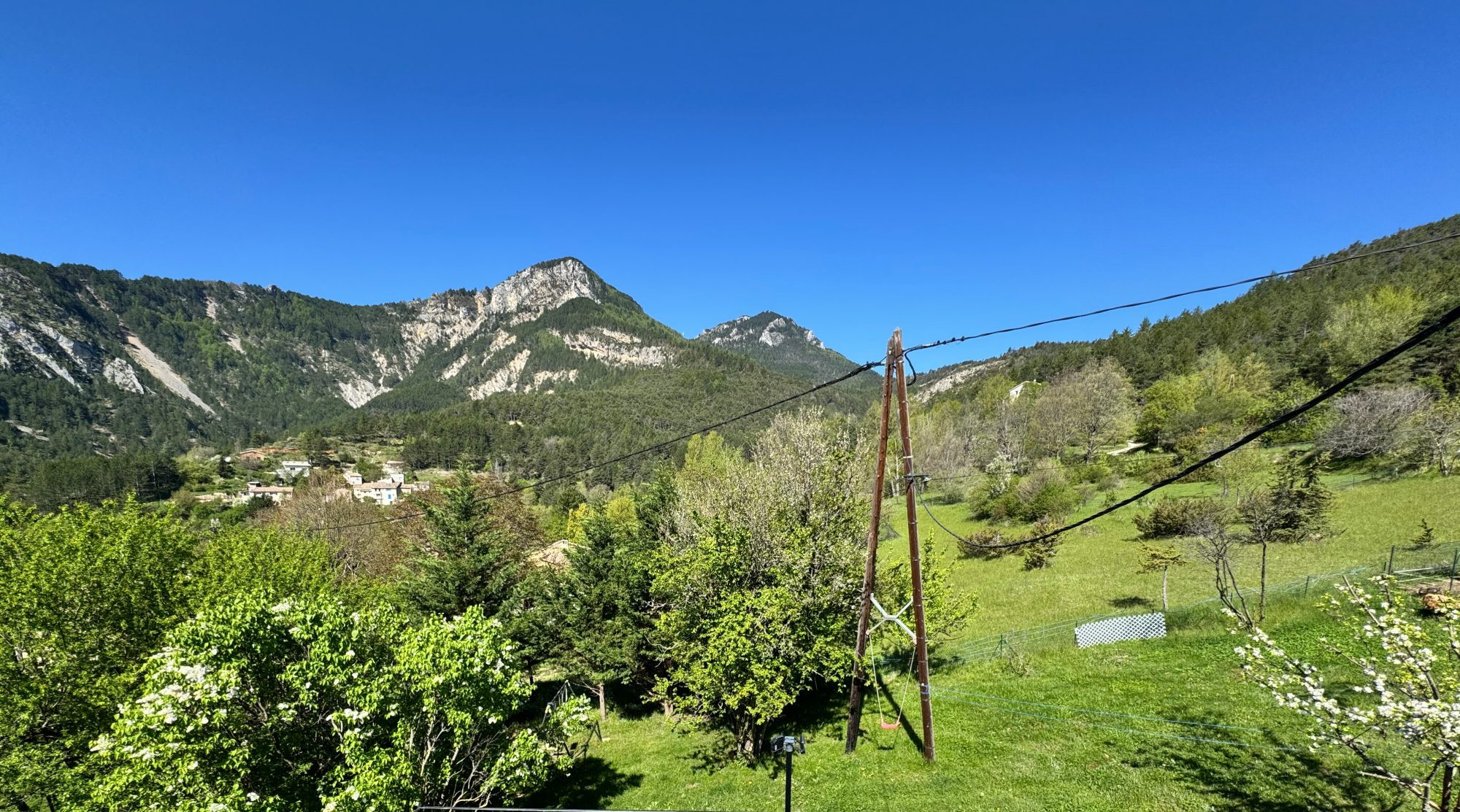 Entre mer et montagne : maison avec piscine, grand terrain et panorama d’exception
