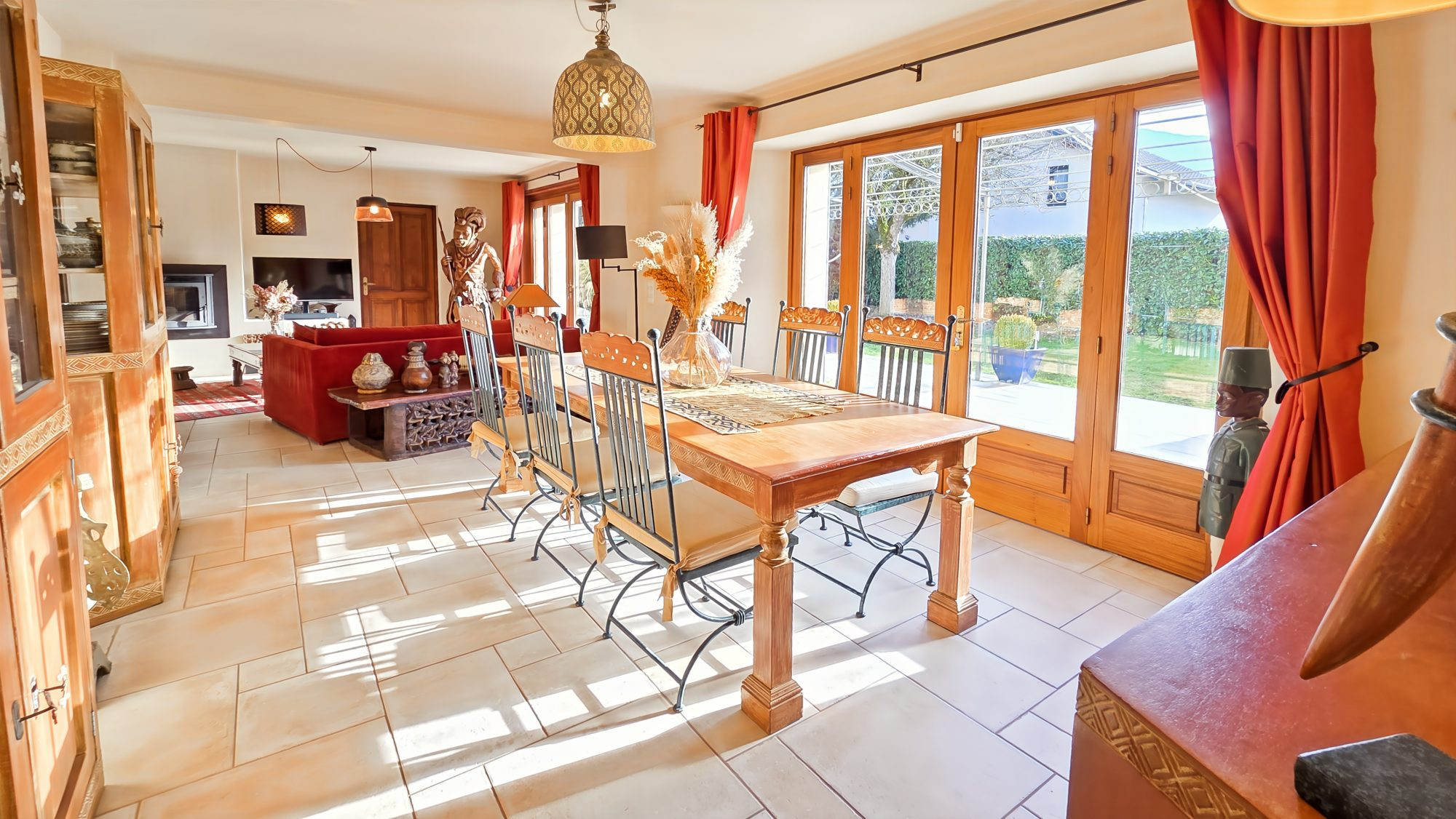 Superbe corps de ferme rénové et son plateau à transformer !