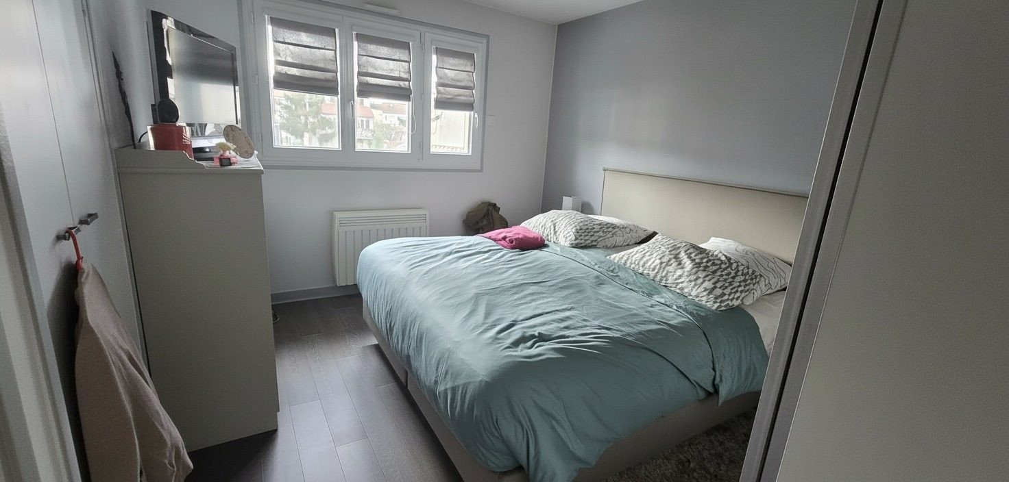 House for sale in Nanterre, 115 m²