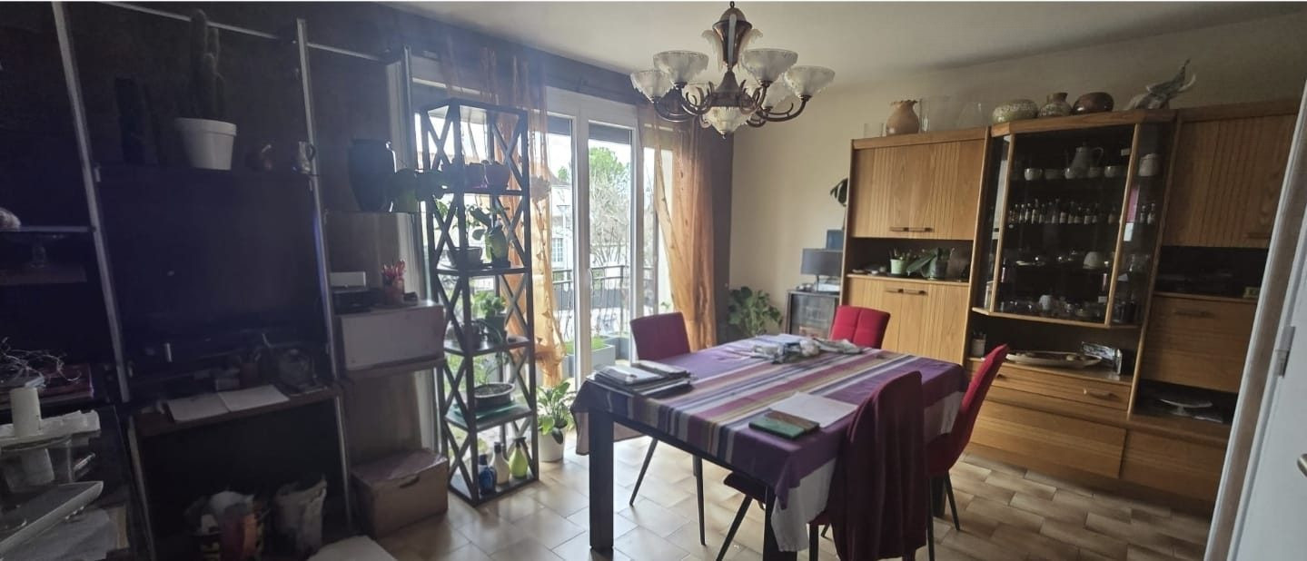 House for sale in Nanterre, 115 m²