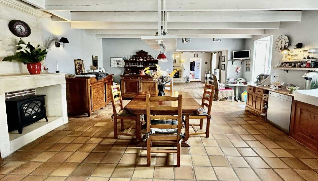 Maison 7 pièces 220 m² · à Saint-Agnant · 220 m² · 499 000 €