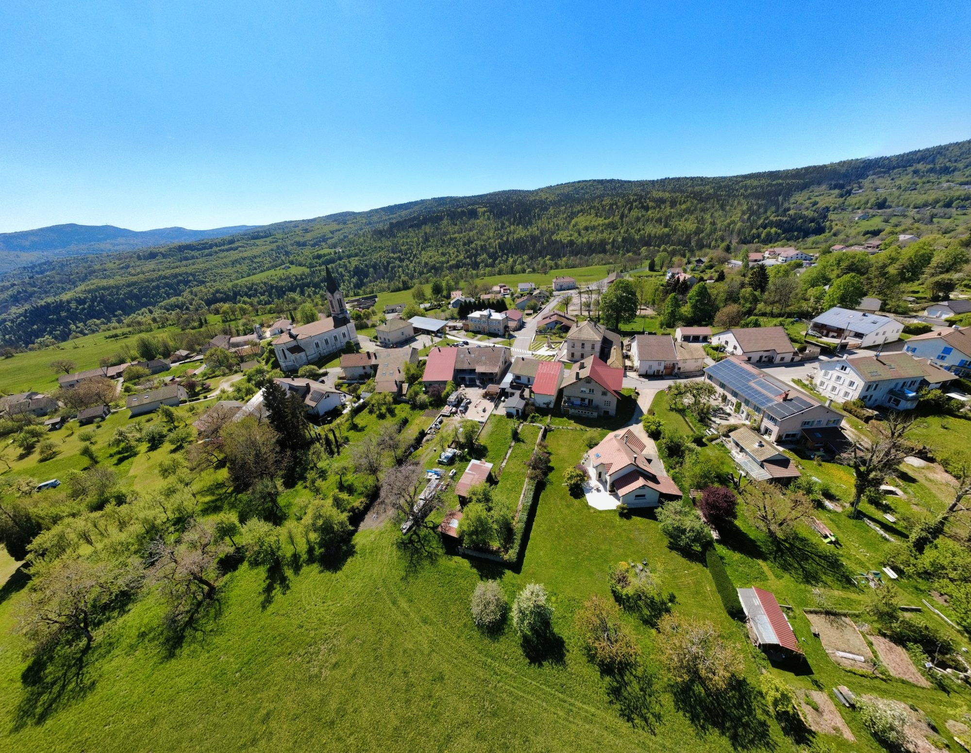 Maison 9 pièces de 360 m² à Echallon (01130)