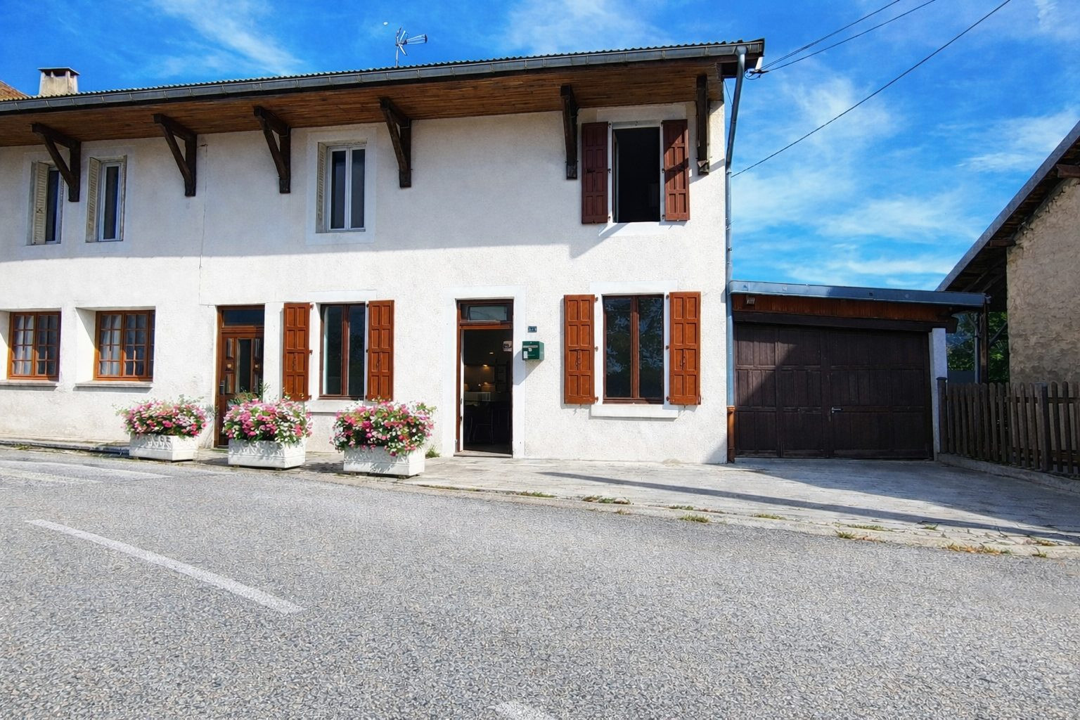 Maison 9 pièces de 360 m² à Echallon (01130)