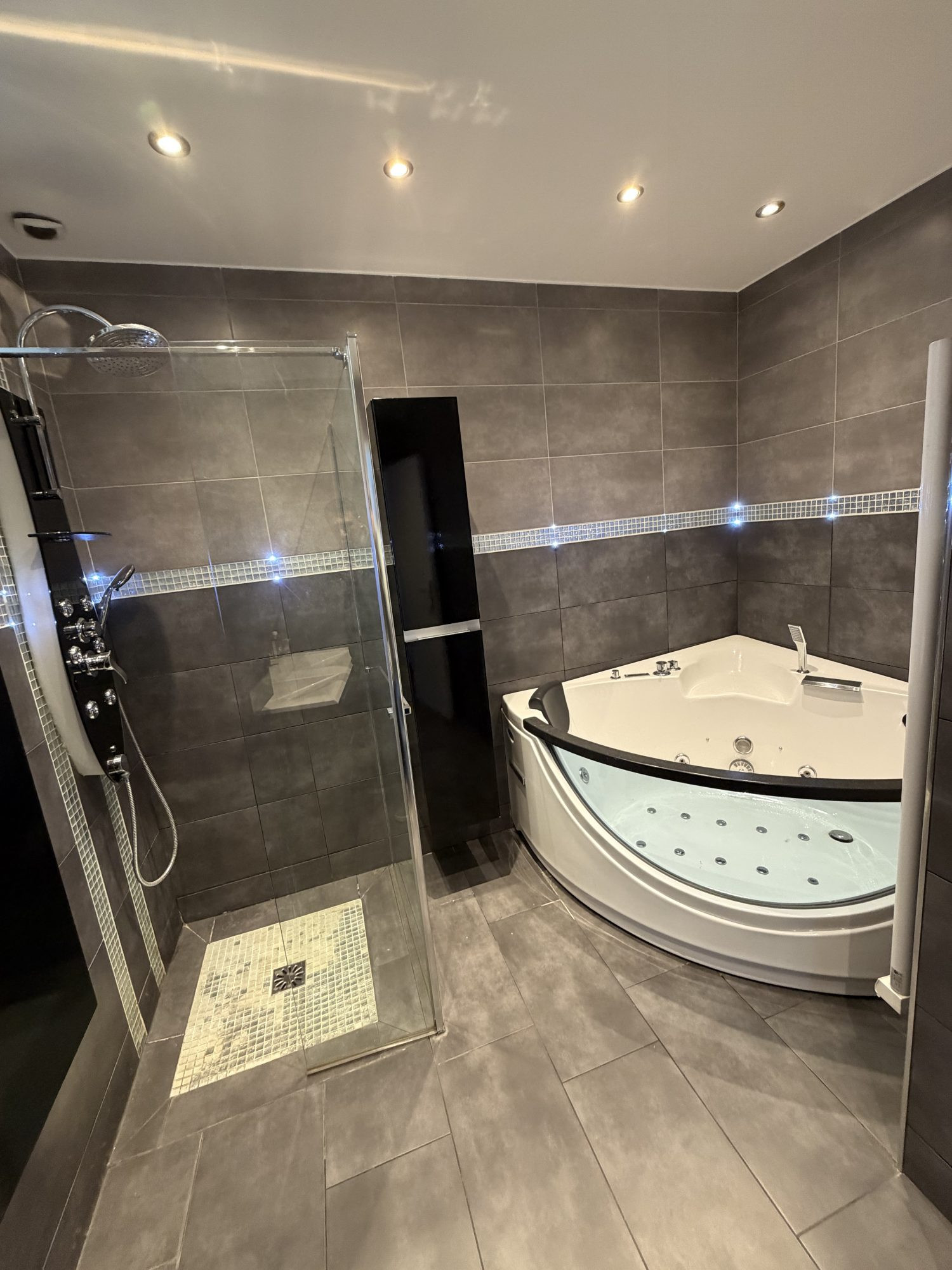 Maison 7 pièces 160 m² · à Villeneuve-le-Roi · 160 m² · 585 000 €