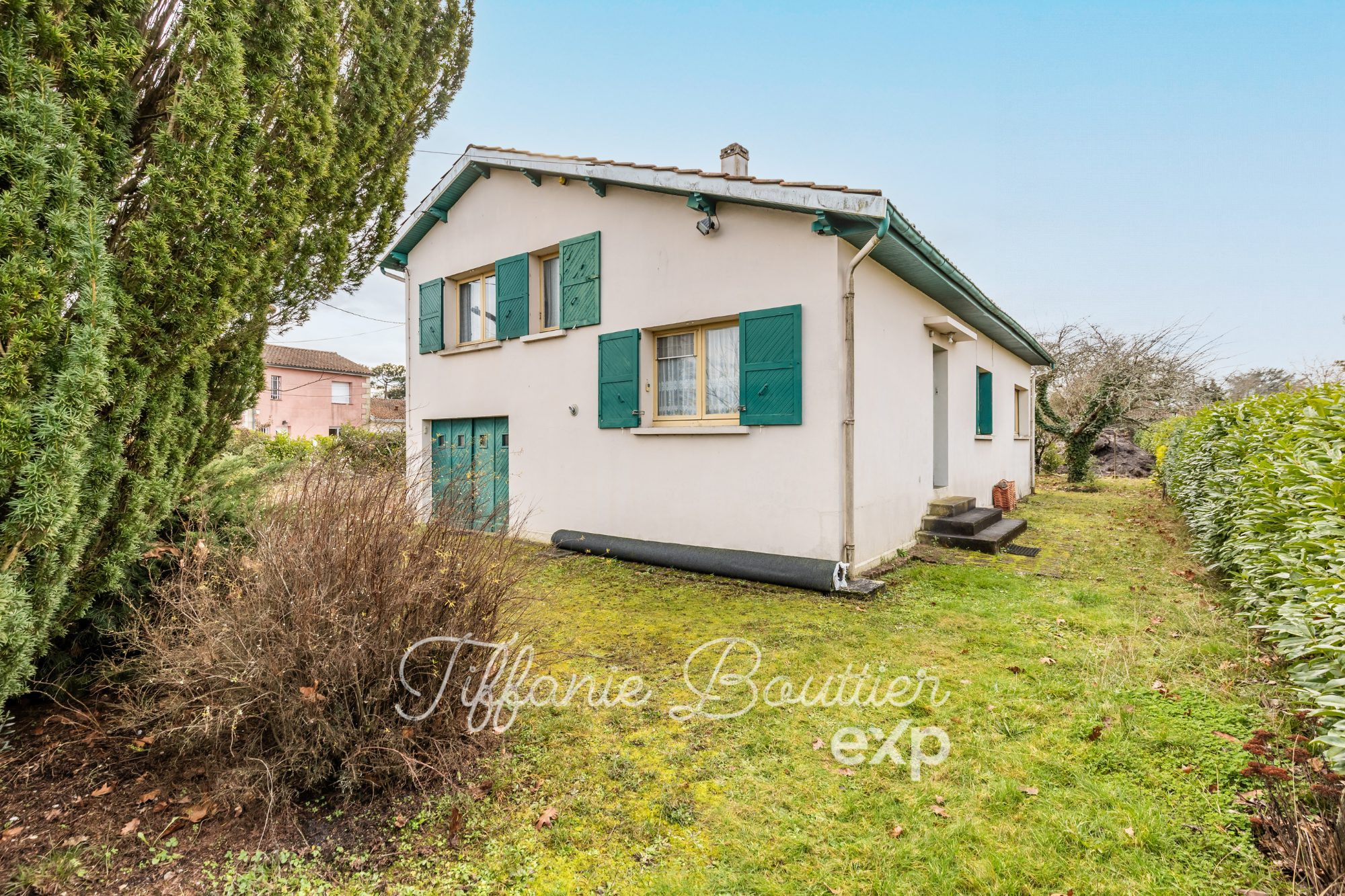 Maison R+1 de 93m² à rafraichir - 4 chambres + garage - au calme sur 720m² de terrain