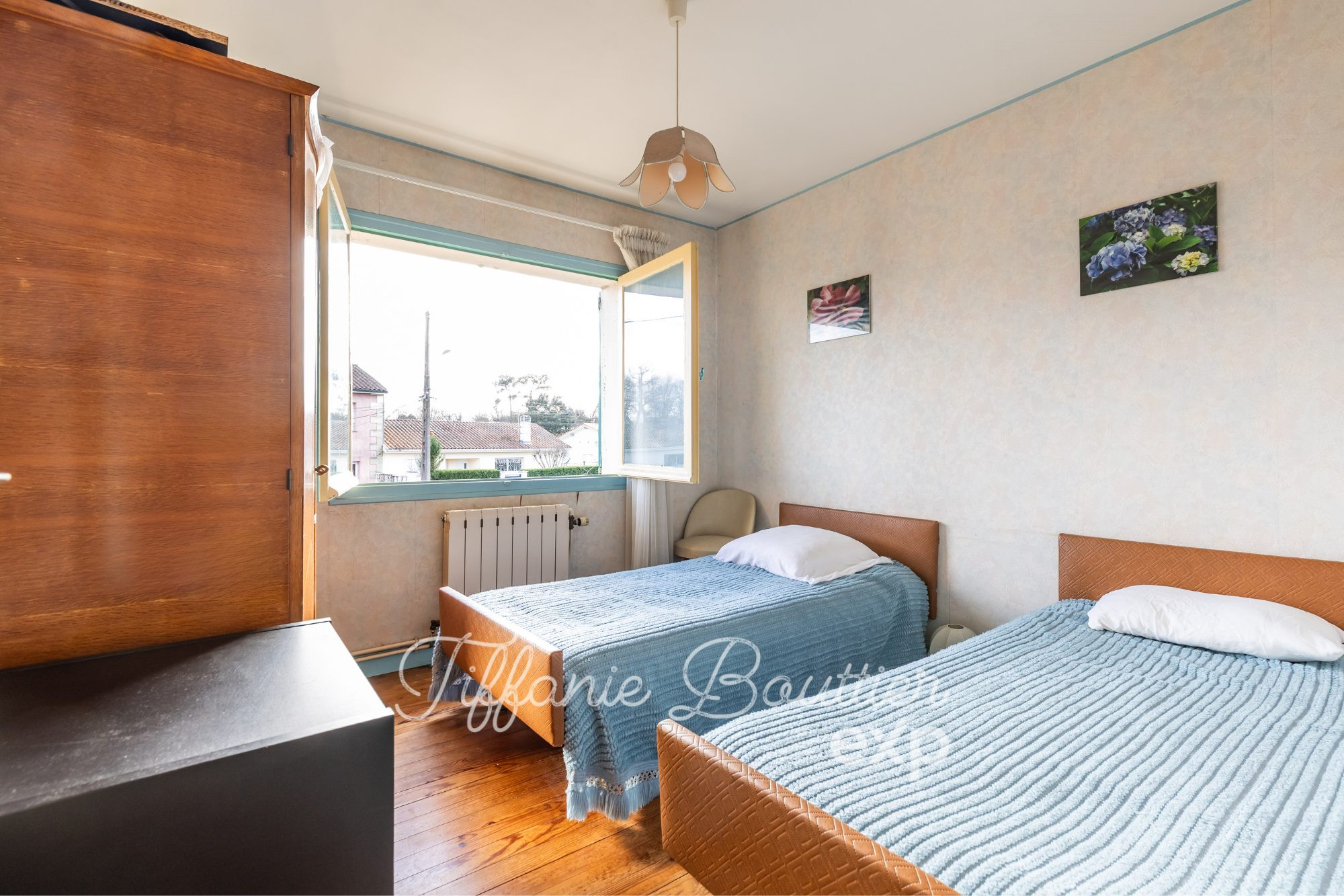 House R+1 of 93m² to refresh - 4 bedrooms + garage - peaceful setting on 720m² of land 3