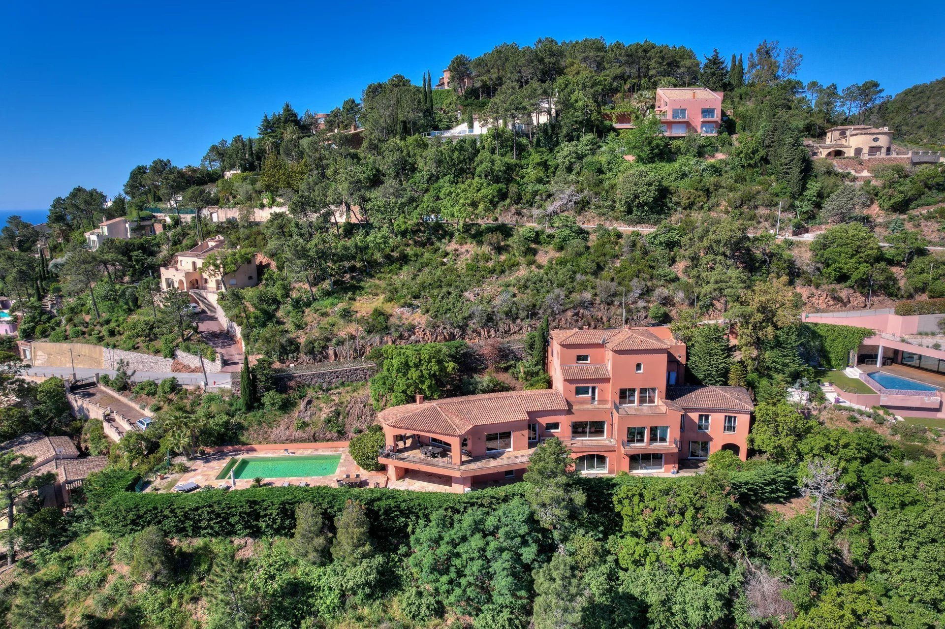 Théoule-sur-Mer, magnificent villa with full sea view of 660m2 5