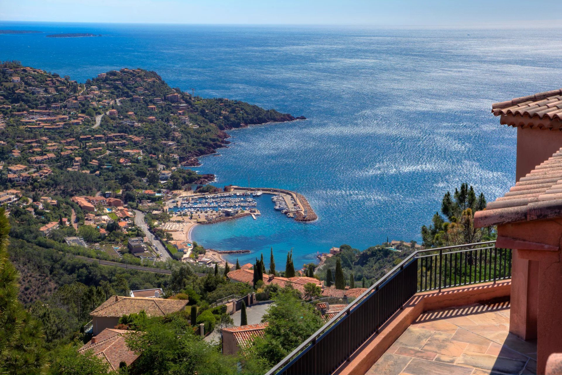 Théoule-sur-Mer, magnificent villa with full sea view of 660m2 3