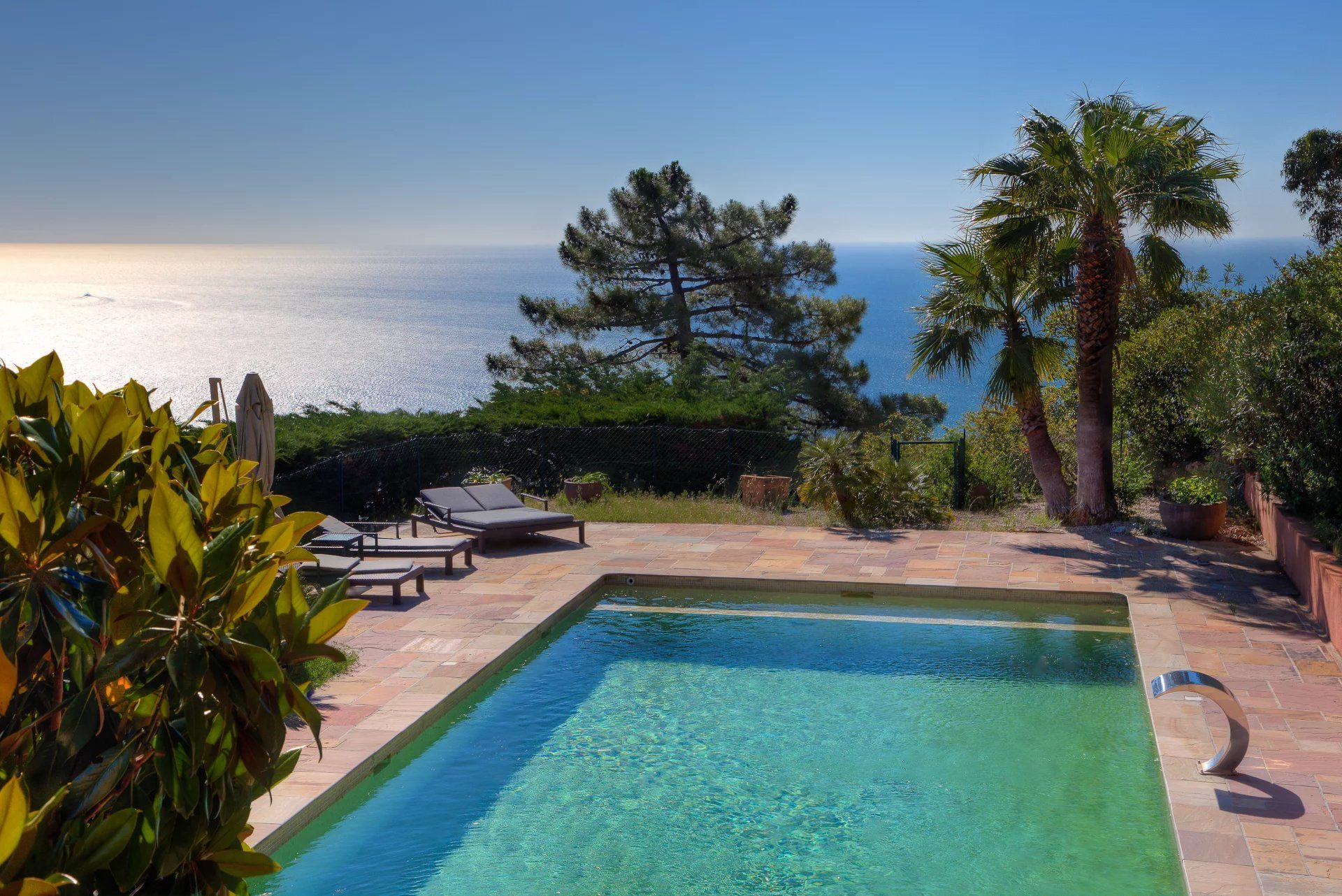 House for sale in Théoule-sur-Mer, 596 m²