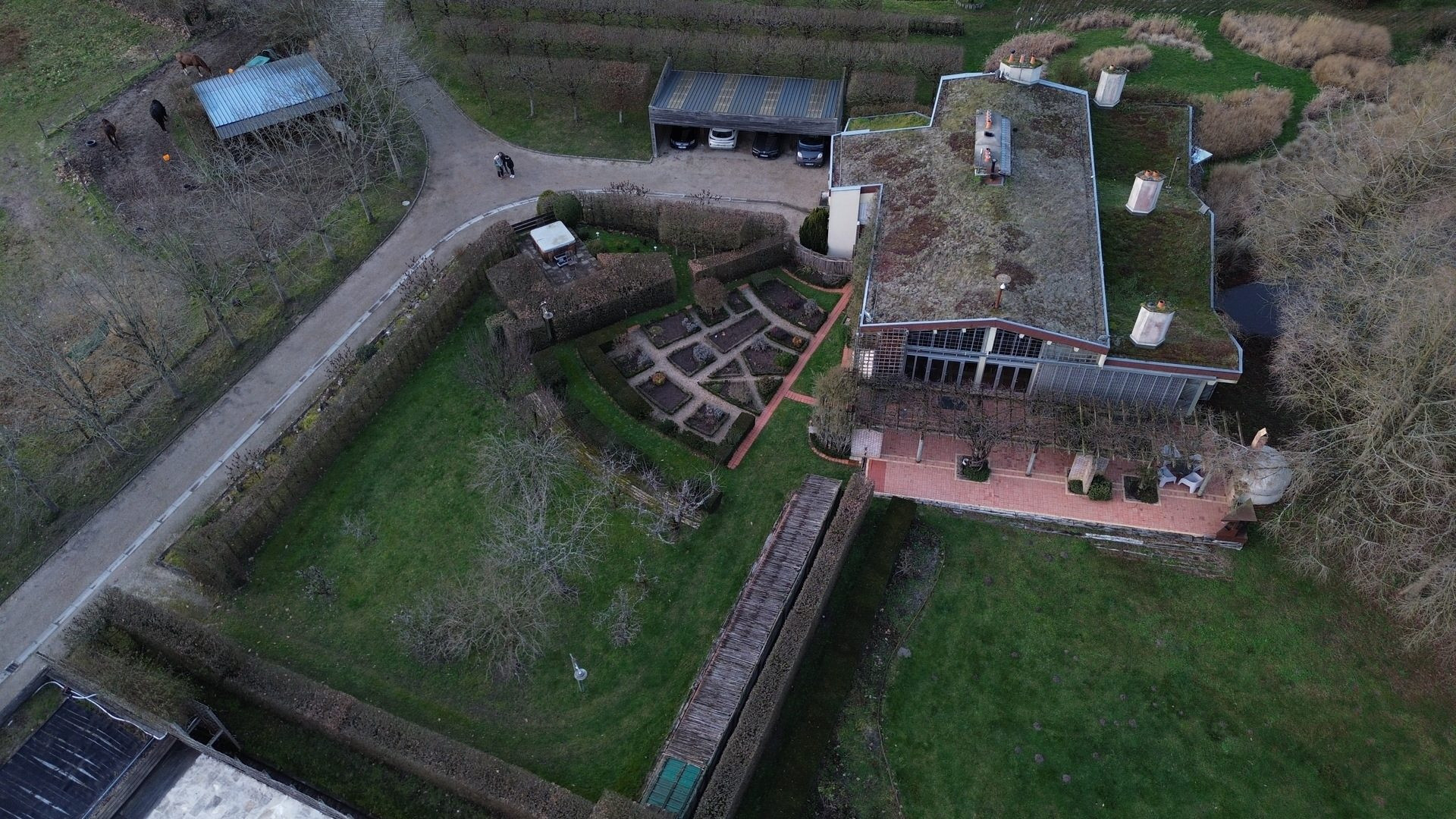 15-hectare estate with private pond in the heart of the Orléans forest 3