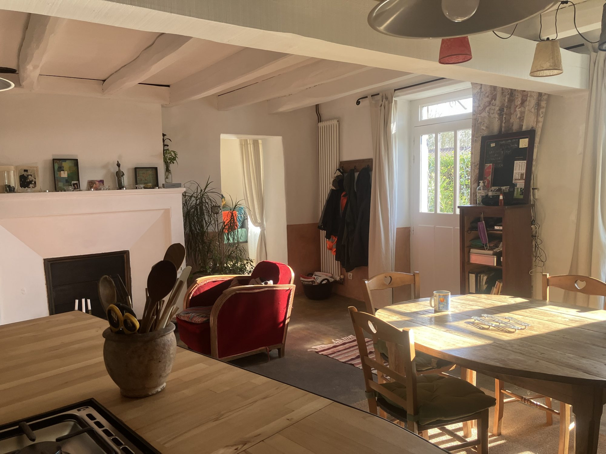 Maison rénovée + dépendance entre La Rochelle et Niort