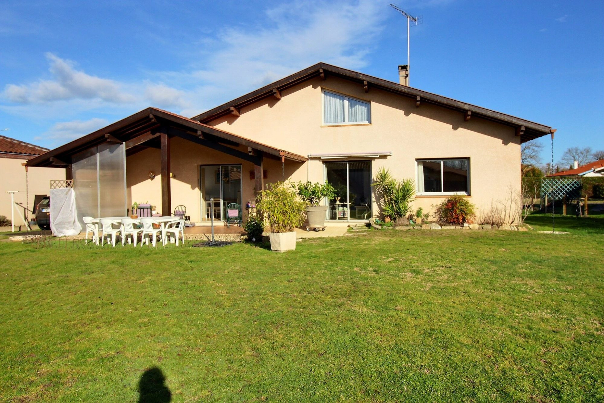 House near Lake Soustons 4