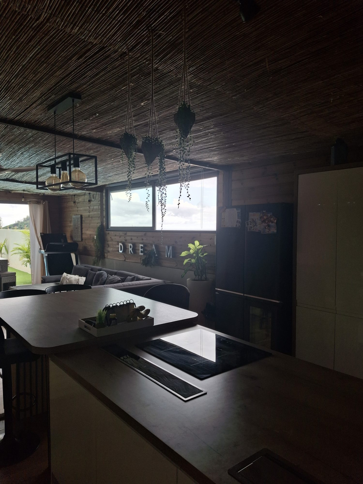 Maison rénovée 115 m² avec piscine et vue mer – Saint-Joseph
