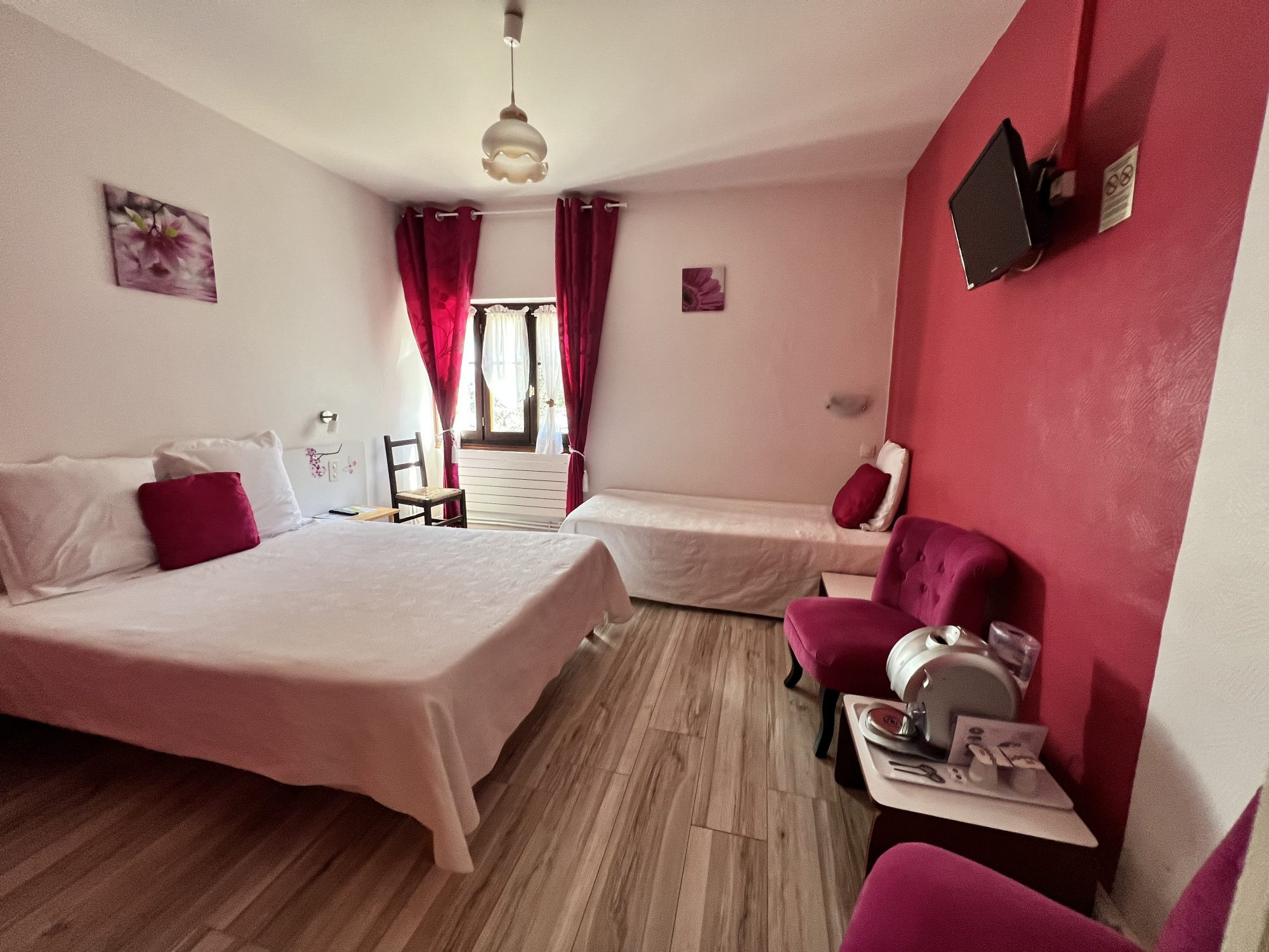 Bourgeois House, Guest Rooms and Restaurant 4